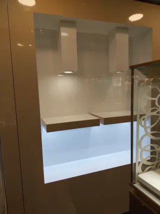 Muebles expositores tienda