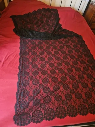 Mantilla madrina 220x100cm, peineta y guantes