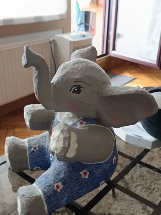 Muñeco elefante de cartón