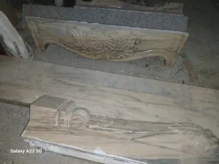 Frontal de chimenea de mármol