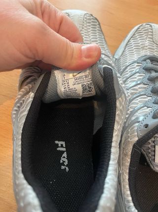 Zapatillas Nike Air Gris y Blancas