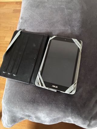 Tablet Asus con funda