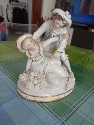 Coppia porcellana Sitzenforf  Dresda bianca e oro