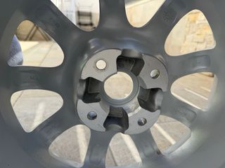 Llanta 15 Peugeot 9606YG Ouragan