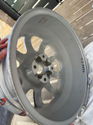 Llanta 15 Peugeot 9606YG Ouragan