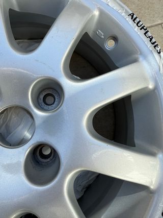 Llanta 15 Peugeot 9606YG Ouragan