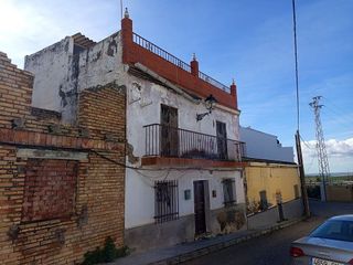 Casa adosada en venta en Sanlúcar la Mayor