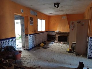 Casa adosada en venta en Sanlúcar la Mayor