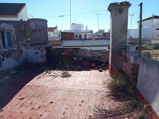 Casa adosada en venta en Sanlúcar la Mayor