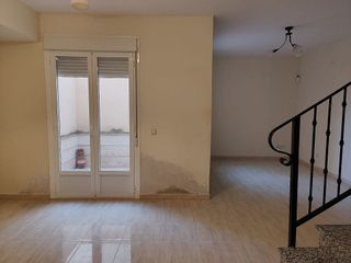 Casa adosada en venta en Corral de Almaguer