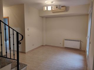 Casa adosada en venta en Corral de Almaguer