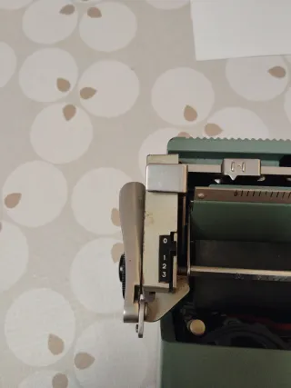 Máquina de escribir Olivetti Lettera 32
