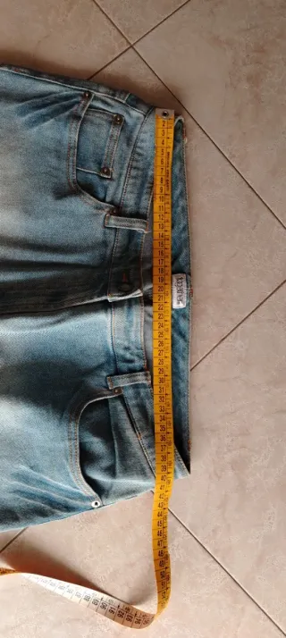 Jeans vintage con fiori e perline