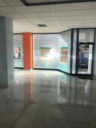 Local comercial en alquiler en Ensanche en Pamplona