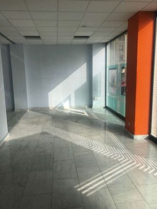 Local comercial en alquiler en Ensanche en Pamplona