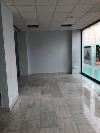 Local comercial en alquiler en Ensanche en Pamplona