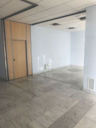 Local comercial en alquiler en Ensanche en Pamplona