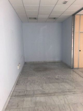 Local comercial en alquiler en Ensanche en Pamplona