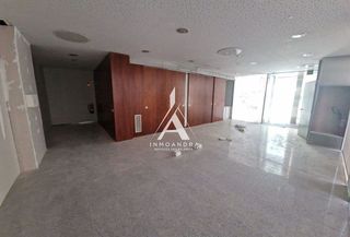 Local comercial en alquiler en Universidad - Los Lirios en Logroño