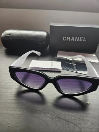 Gafas de Sol Chanel Negras y Blancas