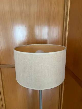 Lámpara de pie moderna tela y metal