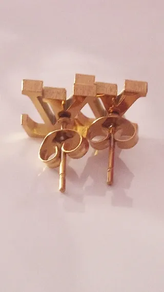 Pendientes Lv Dorados