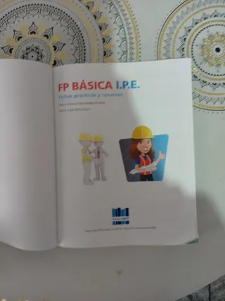 Libro de FP BÁSICA I.P.E de Informática