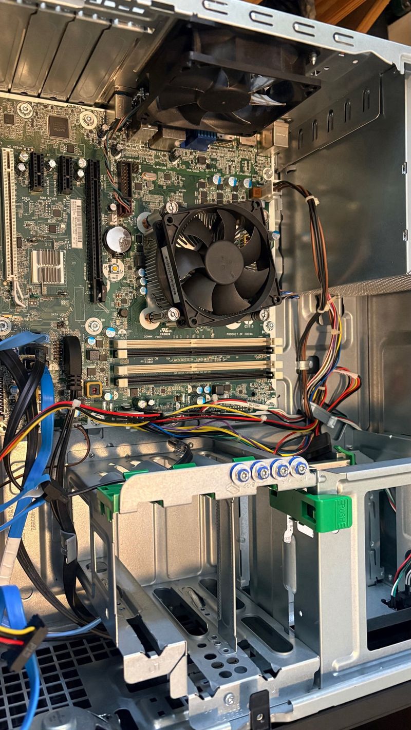 HP EliteDesk 800 G2 TWR afbeelding 2