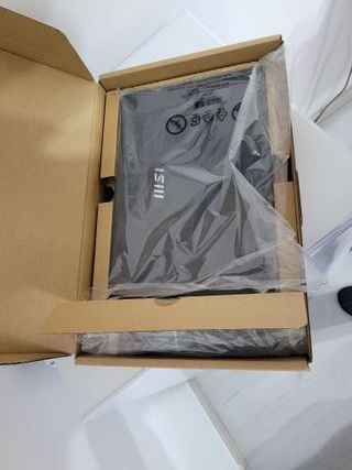 Notebook MSI Modern 14" FHD Intel i5-1235u Iris Xe