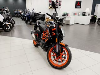 KTM DUKE 390 Año 2022
