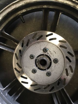 Neumático Continental 110/70-16 52S y Llanta