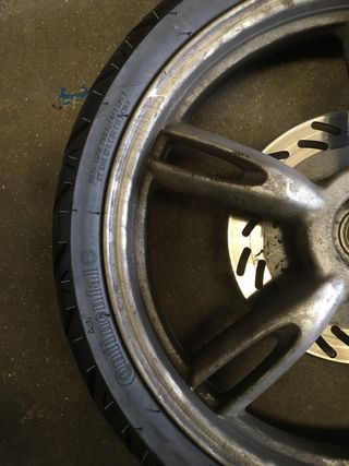 Neumático Continental 110/70-16 52S y Llanta