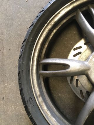Neumático Continental 110/70-16 52S y Llanta