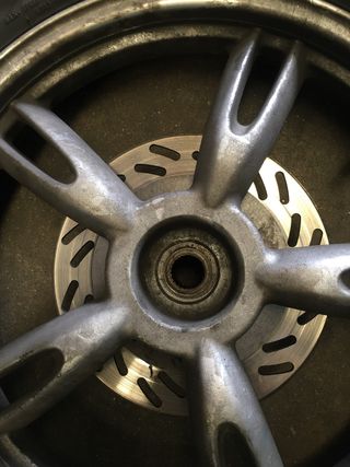 Neumático Continental 110/70-16 52S y Llanta