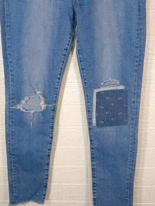 Pantalón Levís 711 Skinny W29 / L32 R142