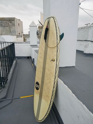 Tabla de surf MB con quillas