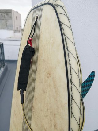 Tabla de surf MB con quillas