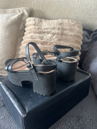 Plataformas tacón negras