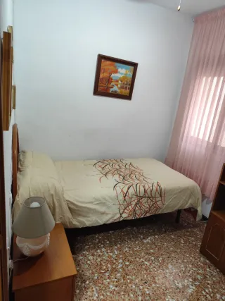 se alquila habitación