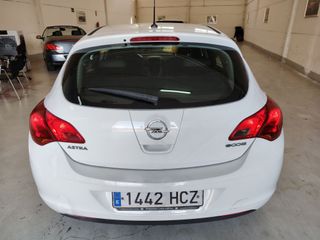 Opel Astra 2011
