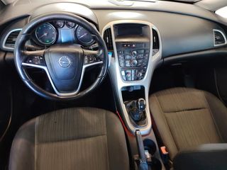 Opel Astra 2011