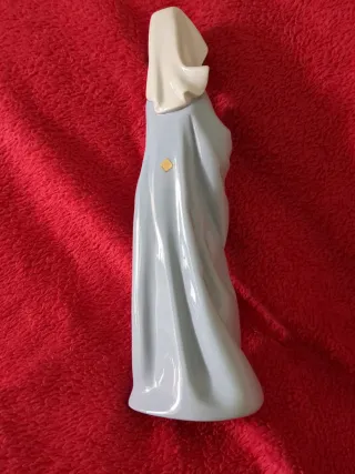 Figura porcelana vintage virgen  rezando