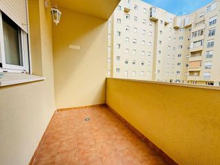 Piso en venta en La Granja-La Colina-Los Pastores en Algeciras