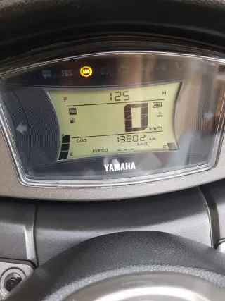 Yamaha NMAX 125cc cris Impecable