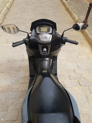 Yamaha NMAX 125cc cris Impecable