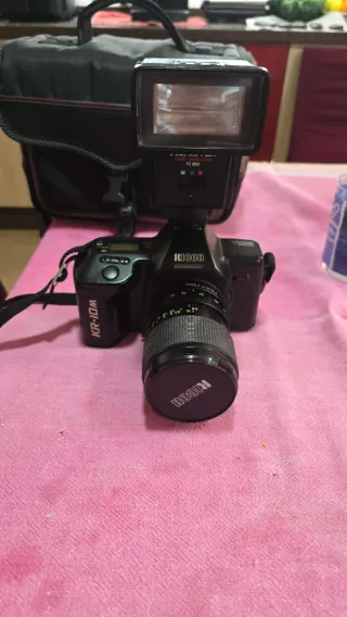 Cámara Analógica Ricoh KR-10M + Flash