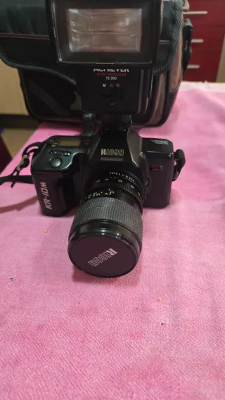 Cámara Analógica Ricoh KR-10M + Flash