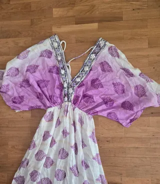 Vestido largo estampado morado y blanco