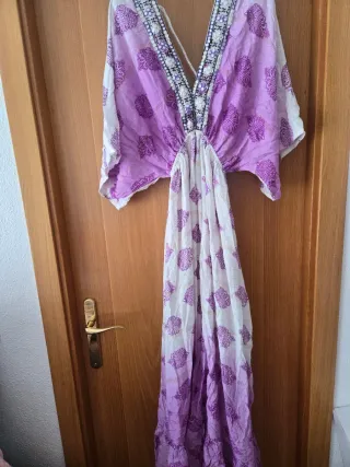 Vestido largo estampado morado y blanco