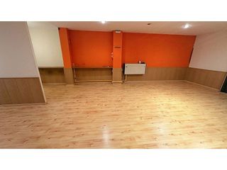 Local comercial en alquiler en Casagemes - Canyadó en Badalona